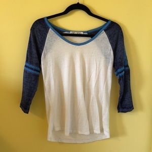 Lightweight baseball tee